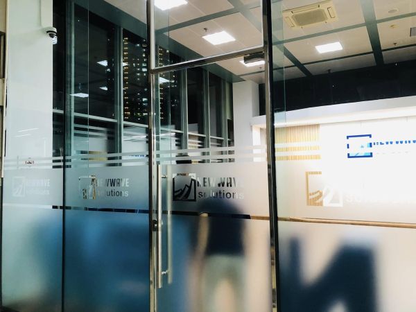 in decal tại hóc môn