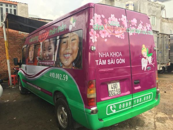in decal dán xe ô tô