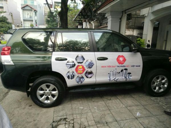 in decal dán quảng cáo ô tô