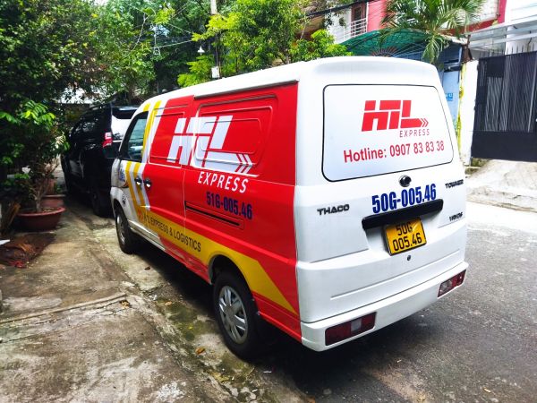 in decal dán xe tải
