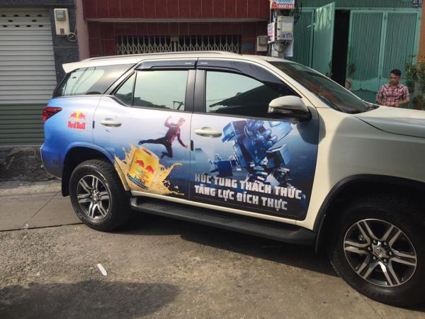 in decal dán xe
