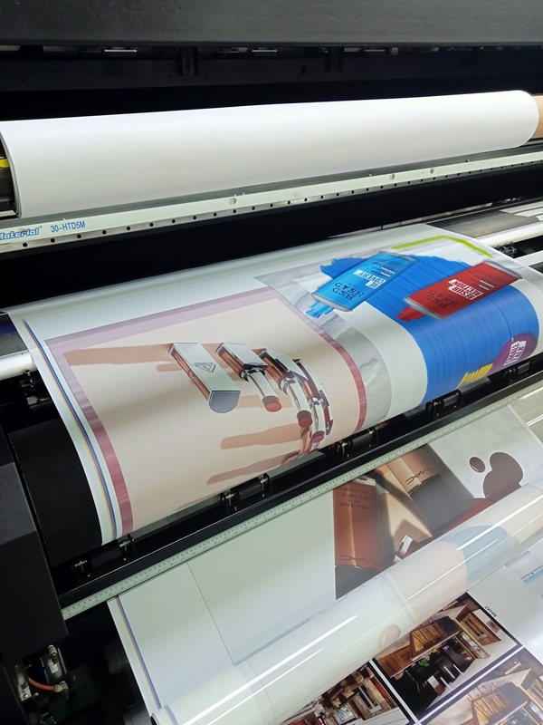 bạt quảng cáo khổ lớn