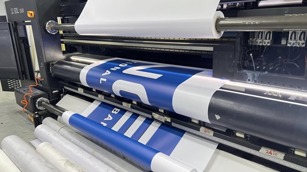 bạt quảng cáo khổ lớn