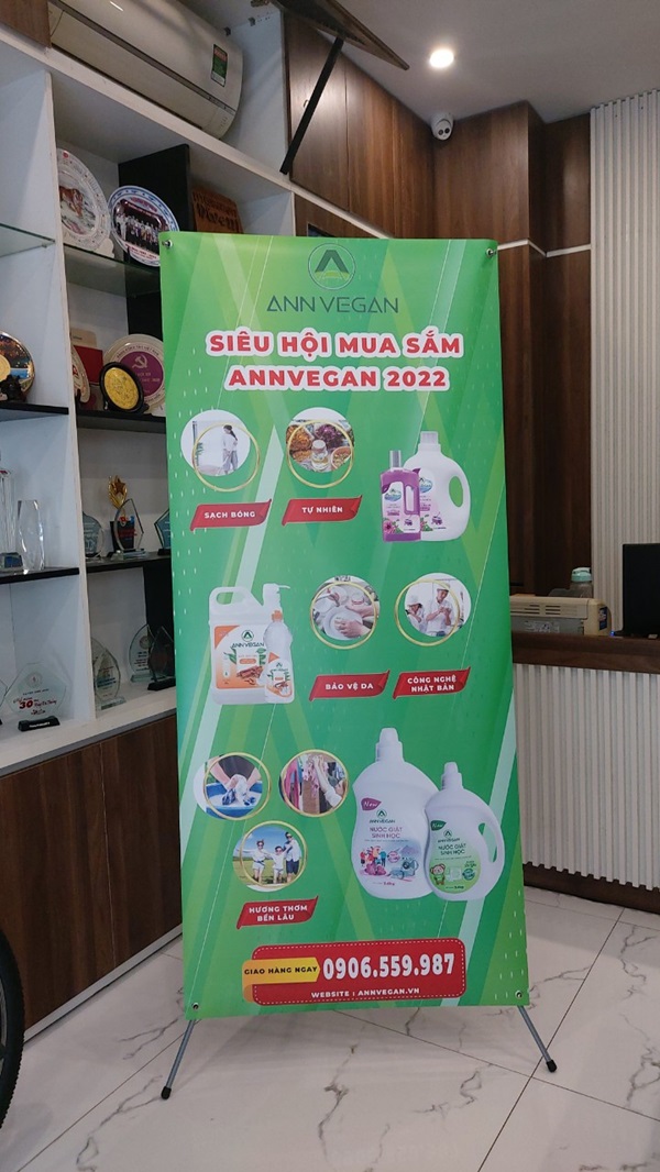 standee chữ x